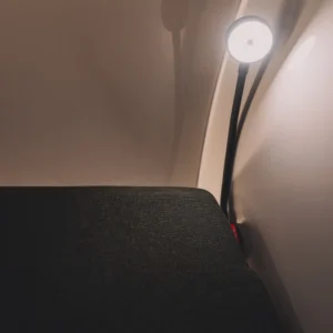 Reading Lamp Set – vedere detaliată a produsului montat sau utilizat